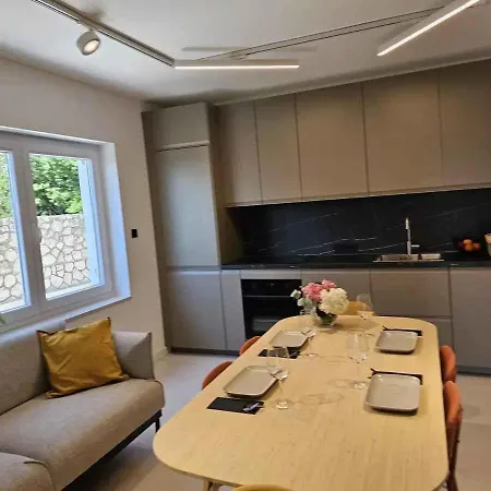 Near In 45030 Apartman *