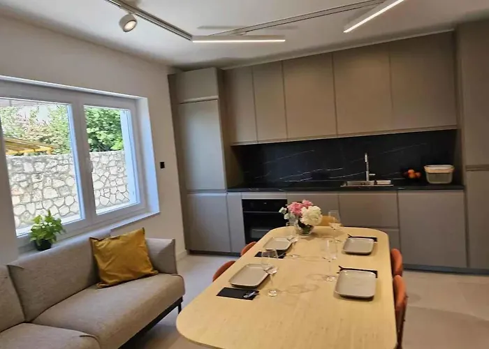 Near In 45030 Apartment *