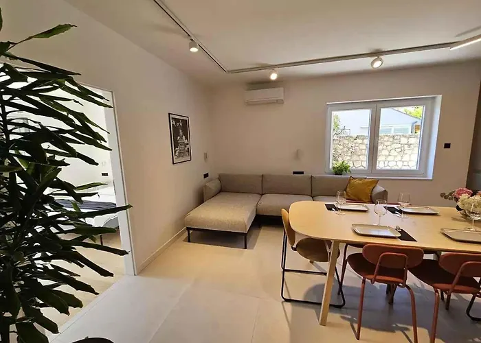 Apartment Near In 45030 Crikvenica