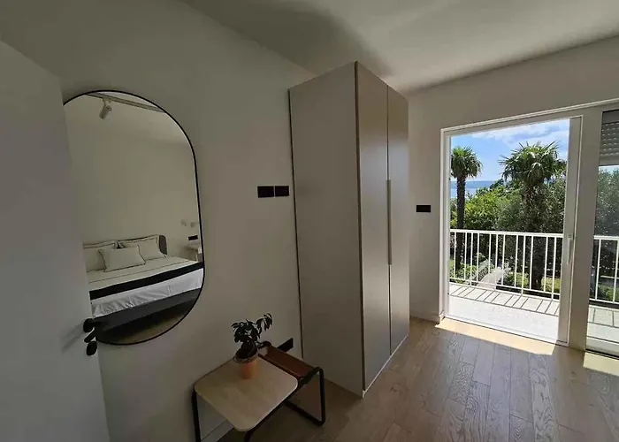 Near In 45030 Apartment