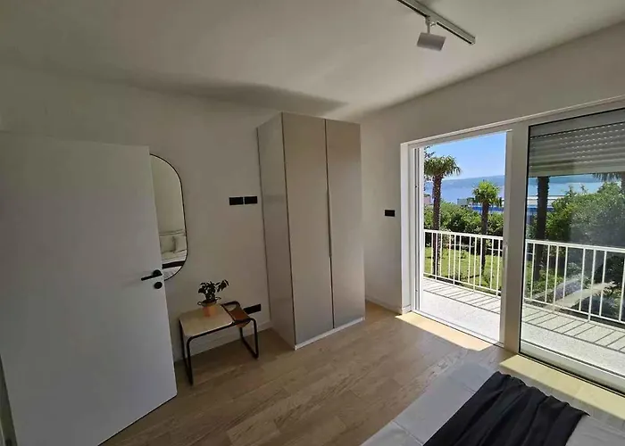 Near In 45030 Crikvenica